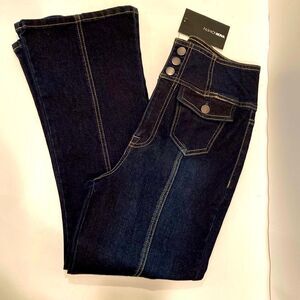 BRAND NEW FashionNova Juniors Jeans Size 11